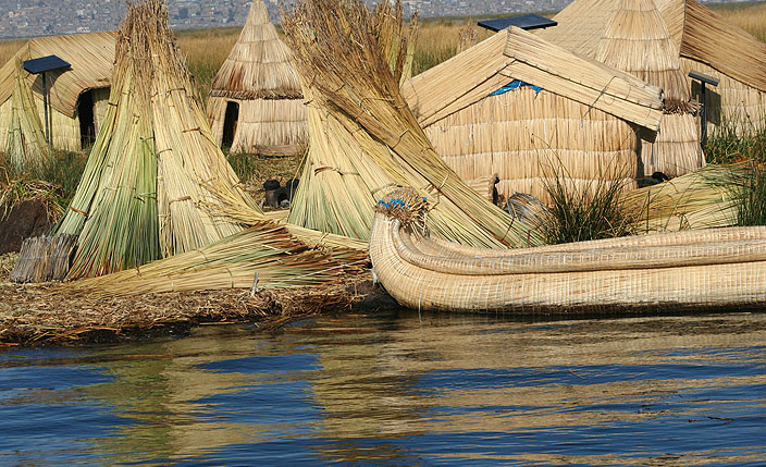 Islas flotantes de los Uros - Gua de Viajes de Puno y Lago Titicaca