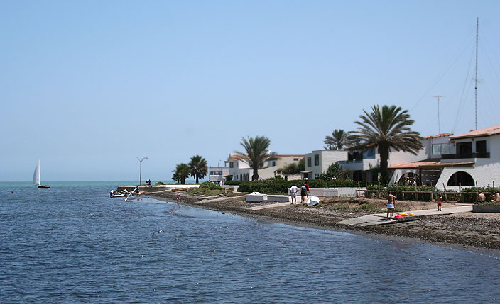 Paracas Town - Paracas Travel Guide
