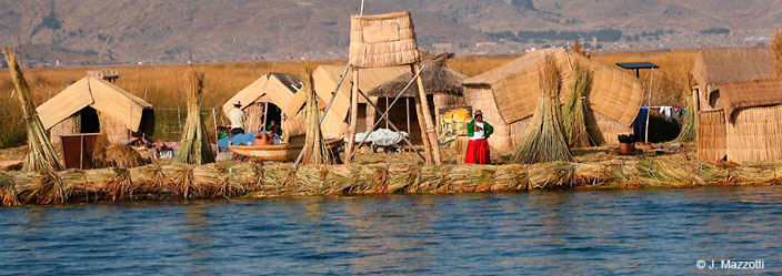 Tour Puno Místico de 4 días con visitas a islas de Uros y Taquile en Lago Titicaca y excursión a Amaru Muru y Sillustani Tour Tour Puno Místico (4 días)